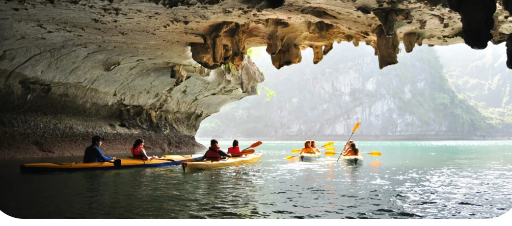 Kayak en grotte avec Akila