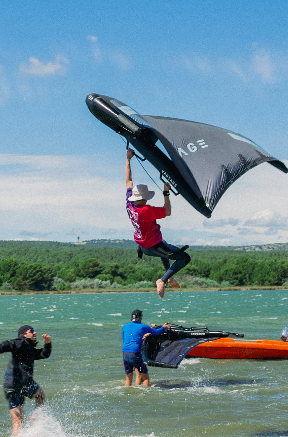 Wingfoil à Akila Gruissan dans la Wind Valley